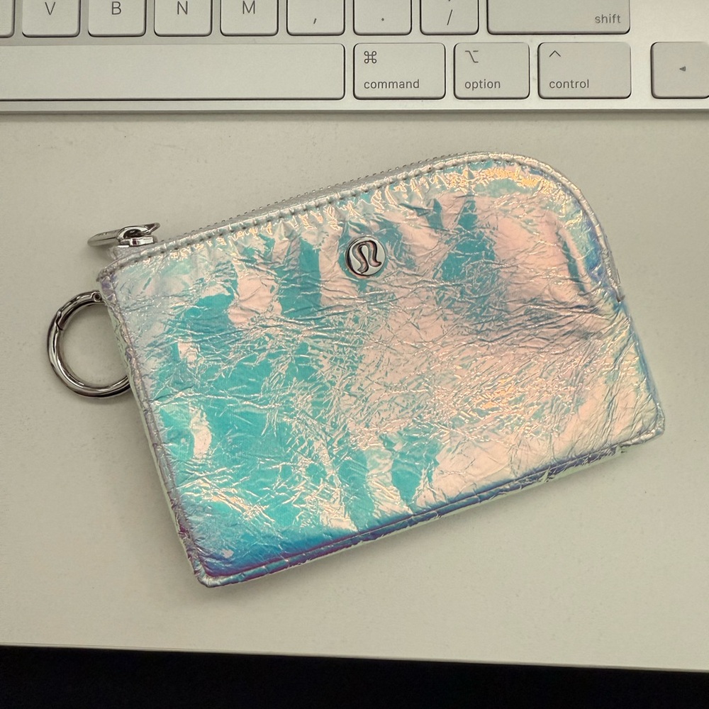 lululemon Clippable Card Pouch *Iridescent